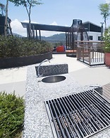OwnAStay Midhill by Symphony Suite