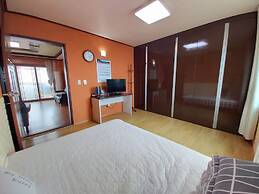 Feeling Good House