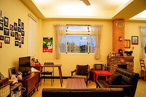 Happy Tree Hostel