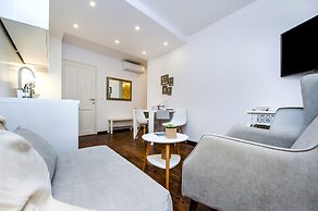 Luna Rooms and Studios