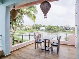 Lotus The Lake view Resort