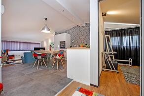 Lakovich Sea View Apartments