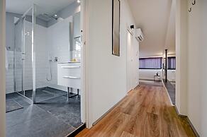 Lakovich Sea View Apartments