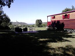 La Grange d'Emile Gites, Roulottes et Piscine