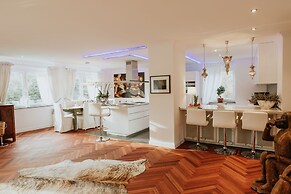 Luxury Apartment & Penthouse Villa