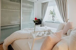 Luxury Apartment & Penthouse Villa