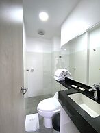 Seven Inn Hotel