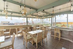 Seven Inn Hotel