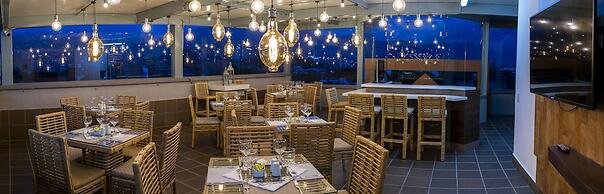 Seven Inn Hotel