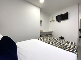 Seven Inn Hotel