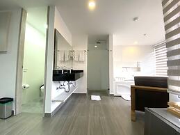 Seven Inn Hotel