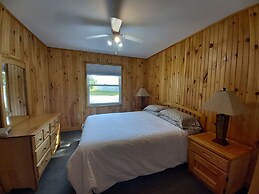 Anne's Windy Poplars Cottage Resort