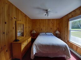 Anne's Windy Poplars Cottage Resort