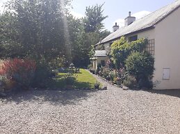 300 Year old Tradition Irish Cottage