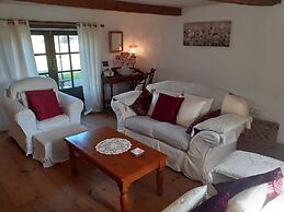 300 Year old Tradition Irish Cottage