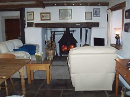 300 Year old Tradition Irish Cottage