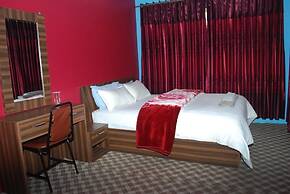 Three Boys Apartment and Guest House