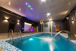 Hotel Complex Globus