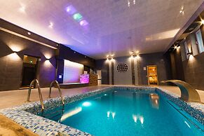 Hotel Complex Globus