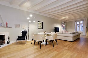 Farnese Charme - My Extra Home