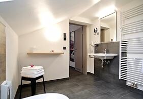 Bahnhof ERZINGEN hotel coffee  & more