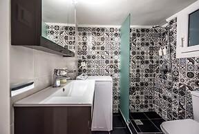 Danae Apt by halu! Apartments