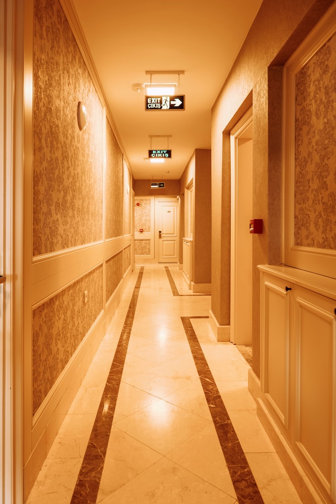 Armida City Hotel
