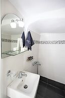 White Side Suites