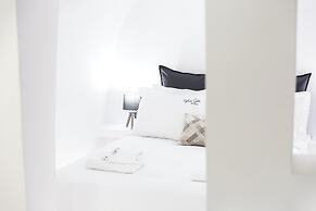 White Side Suites