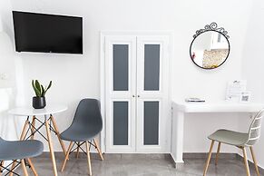 White Side Suites