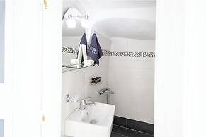 White Side Suites