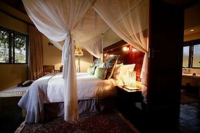 Ivory Wilderness River Rock Lodge