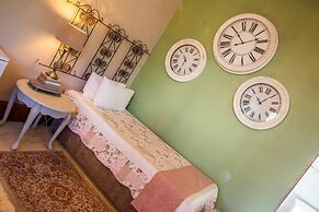 Mirabel Guesthouse