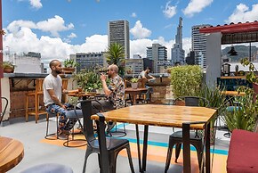 R10 Hostal - Hostel