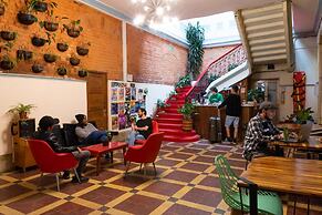 R10 Hostal - Hostel