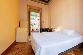 R10 Hostal - Hostel