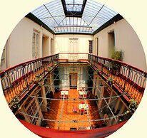 R10 Hostal - Hostel