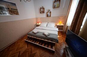 Srecko Apartment