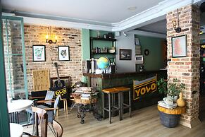 Yolohostel