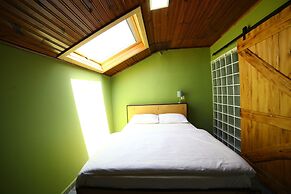 Yolohostel