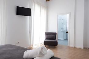 Gómez Rooms