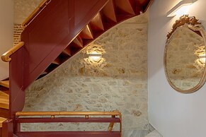 Chandakos 8 Design Apartments