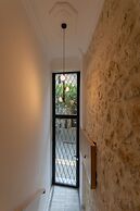 Chandakos 8 Design Apartments