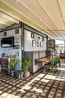 B Guest Hotel