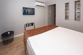 B Guest Hotel
