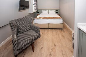 B Guest Hotel