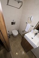 B Guest Hotel