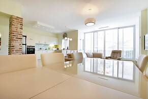 Gordon Beach Luxury PRK Stay at My Place