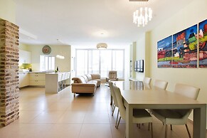 Gordon Beach Luxury PRK Stay at My Place