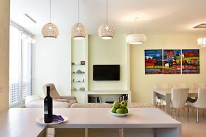 Gordon Beach Luxury PRK Stay at My Place
